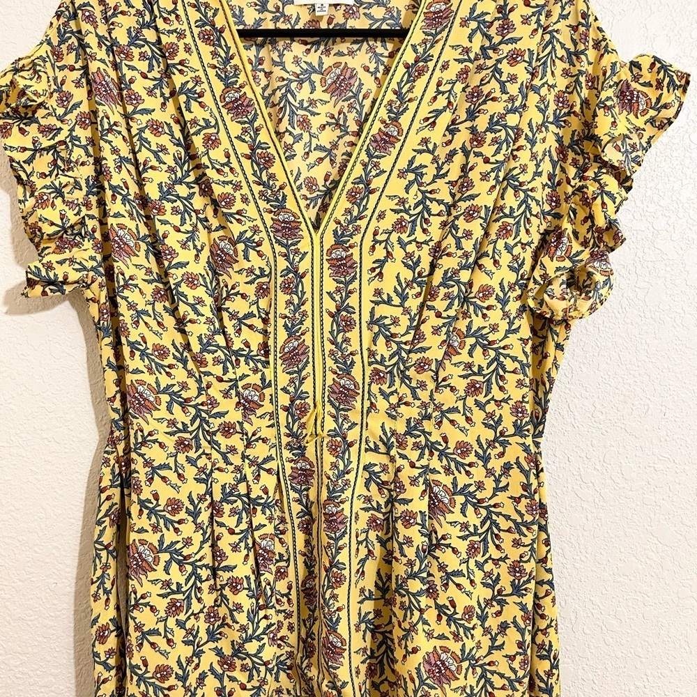 MAX STUDIO Floral Yellow Wrap Top - Picture 4 of 6